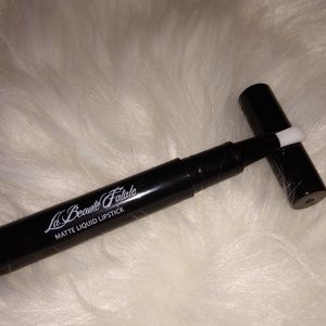 ☀️5/$15☀️ La Beaute Fatale Matte Liquid Lipstick